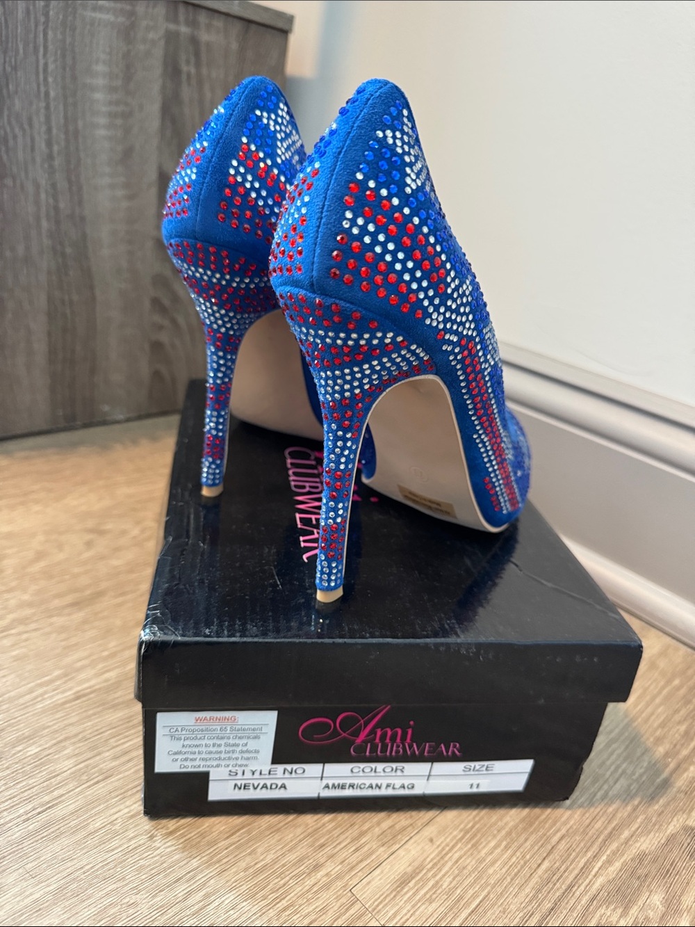 Blue Crystal Star Embellished Stiletto Pumps - Women - Picture 5 of 5